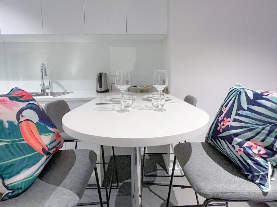 Amazing 2 Bedroom In Cbd! Brisbane Exteriör bild